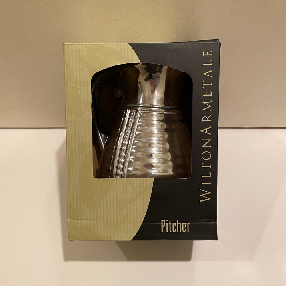 Wilton Armetale Flutes and Pearls Pitcher